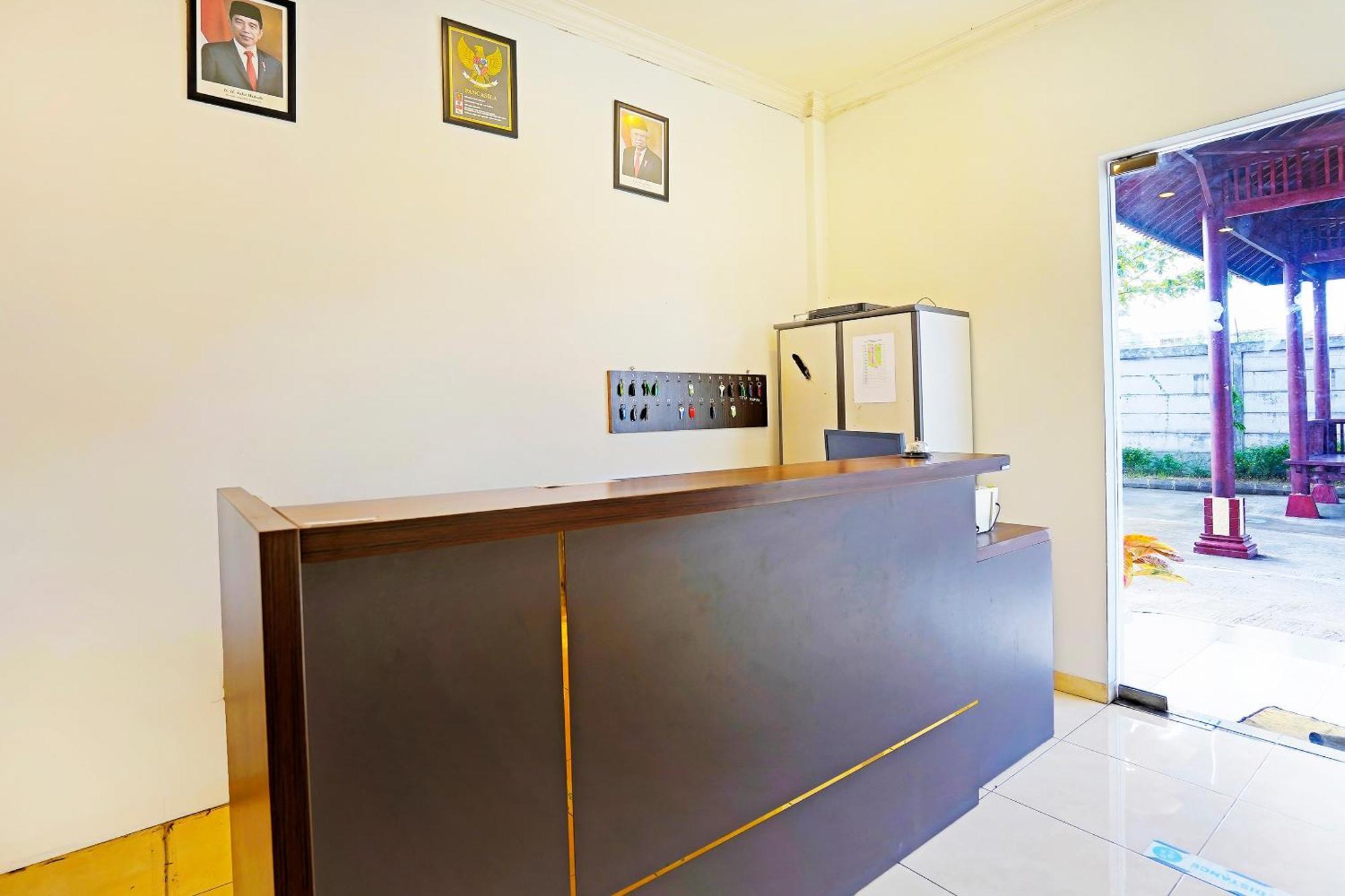 Oyo Flagship 91290 Pondok Inap Shofwa 2 Brebek Exterior foto