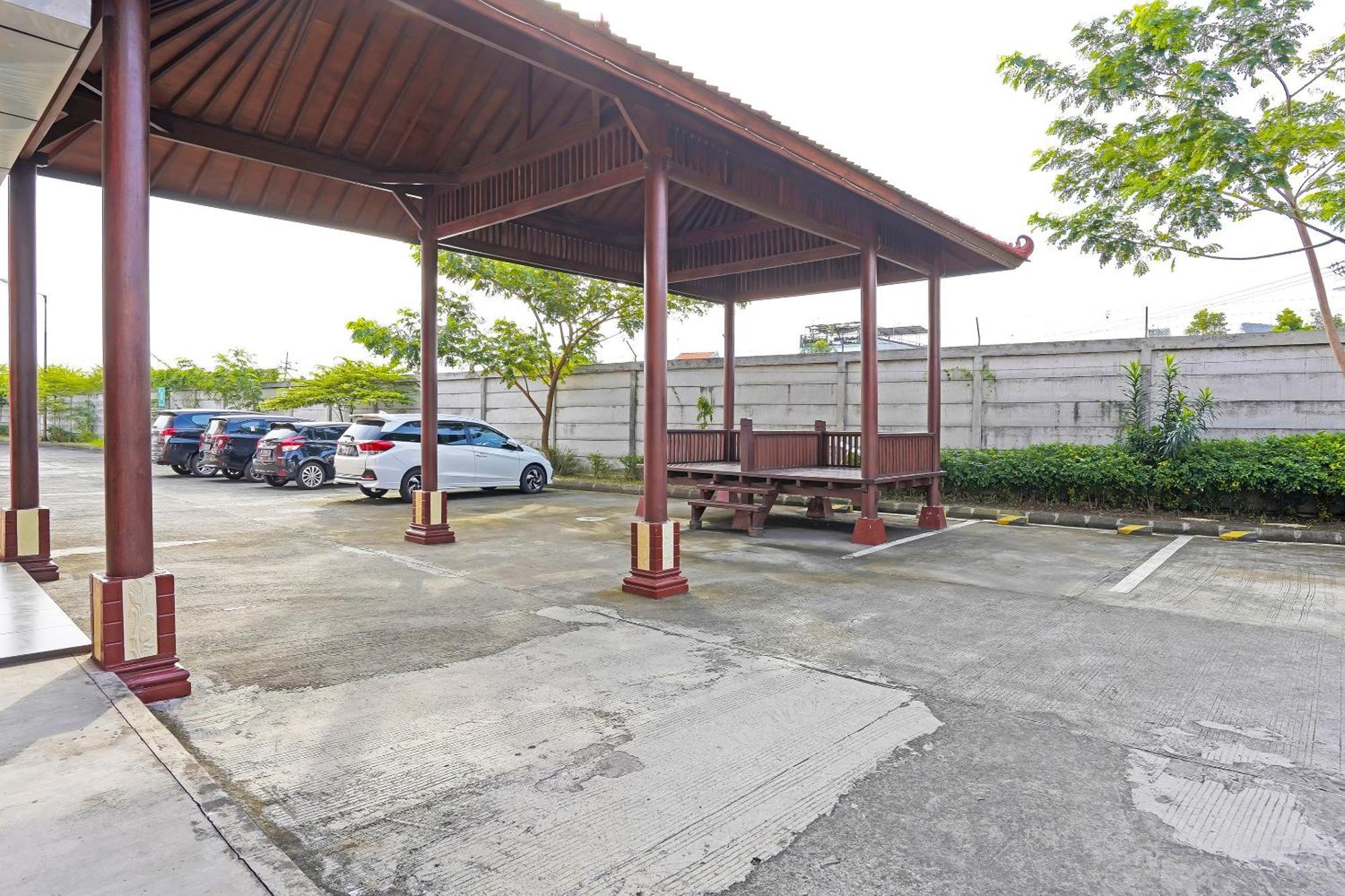 Oyo Flagship 91290 Pondok Inap Shofwa 2 Brebek Exterior foto